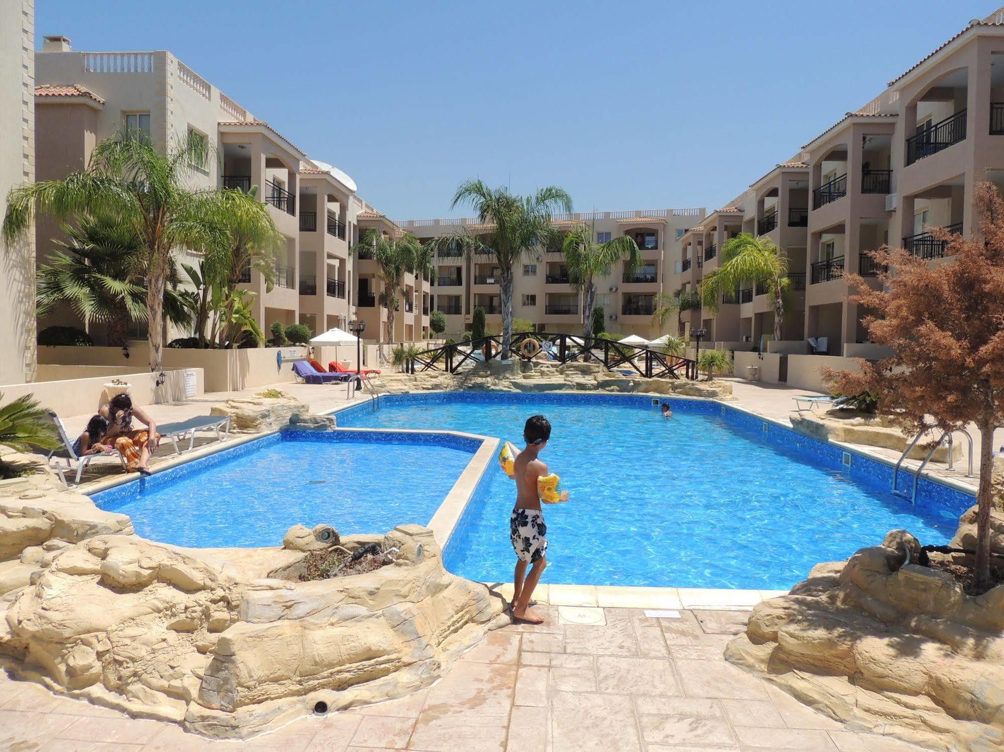 Royal Seacrest Apartments Aphrodite Hills Exterior photo